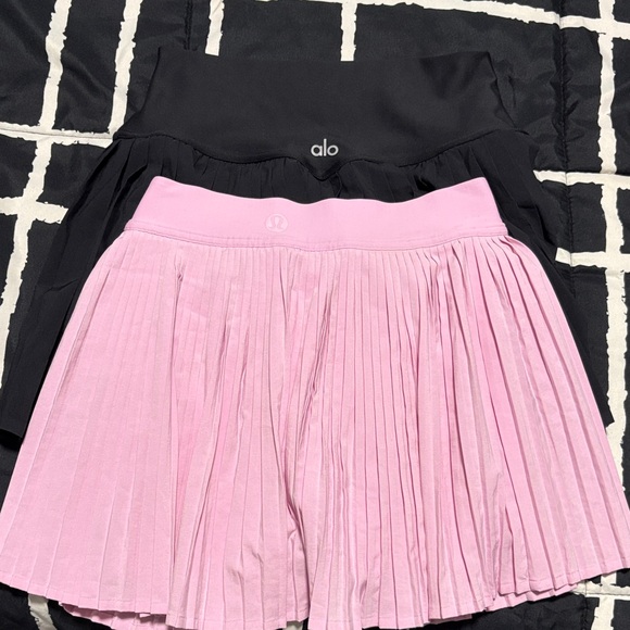 ALO Yoga Dresses & Skirts - ALO Yoga Black and Lulu Pink Pleated Mini Skirt